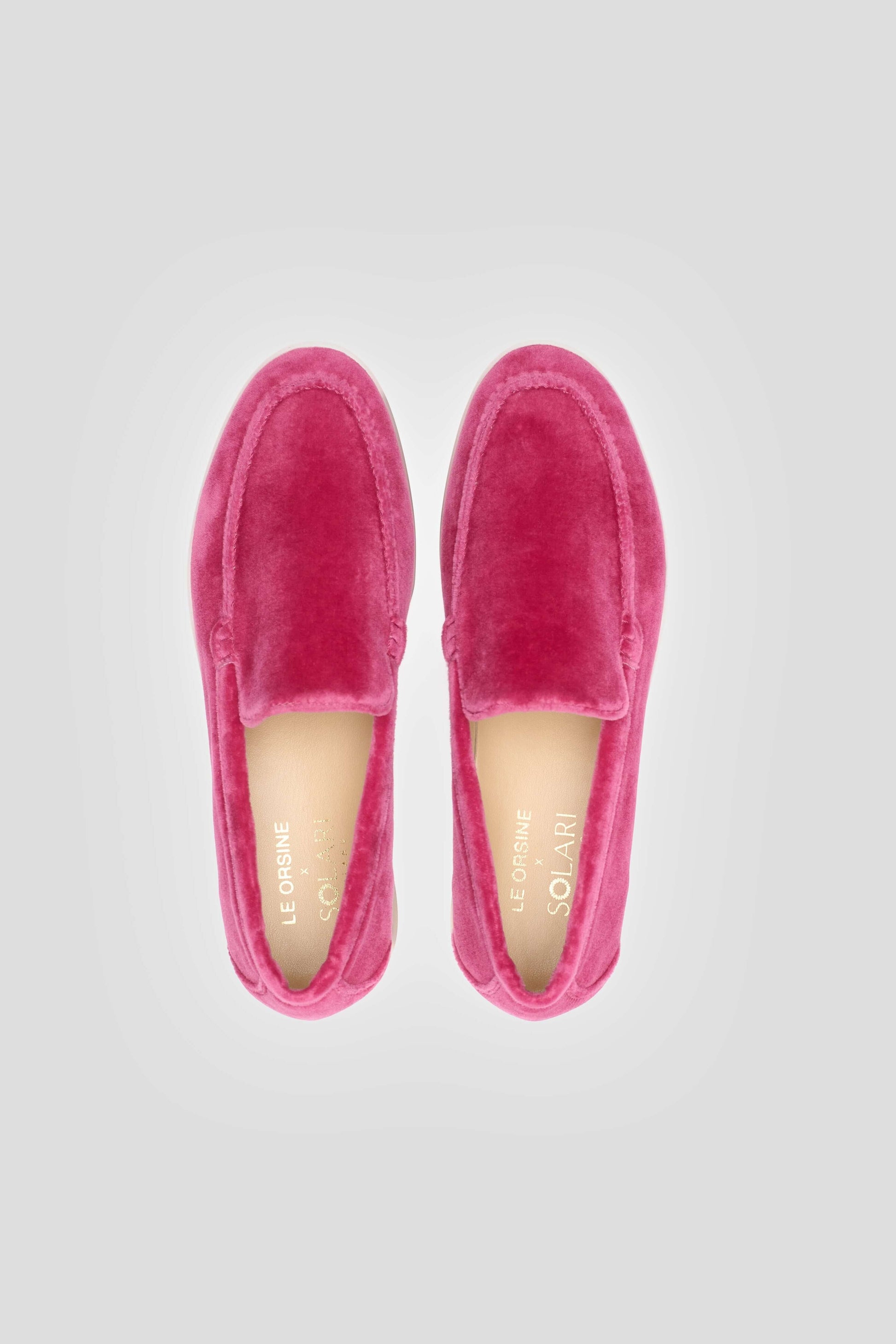 Mocassini Vegani in Velluto Rosa, scarpe comode e formali, fatte a mano in velluto di cotone vegano.