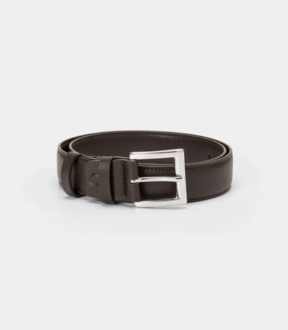 Cintura Classica Vegana – Marrone Scuro in pelle sintetica con fibbia in metallo elegante.